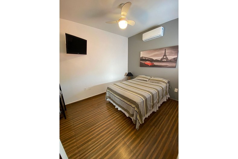 Apartamento novo, completo e bem localizado.