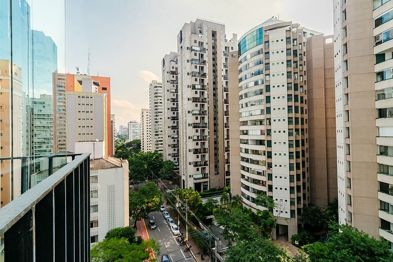 Apto. 1 Dorm. no melhor de Moema | 400m do metrô