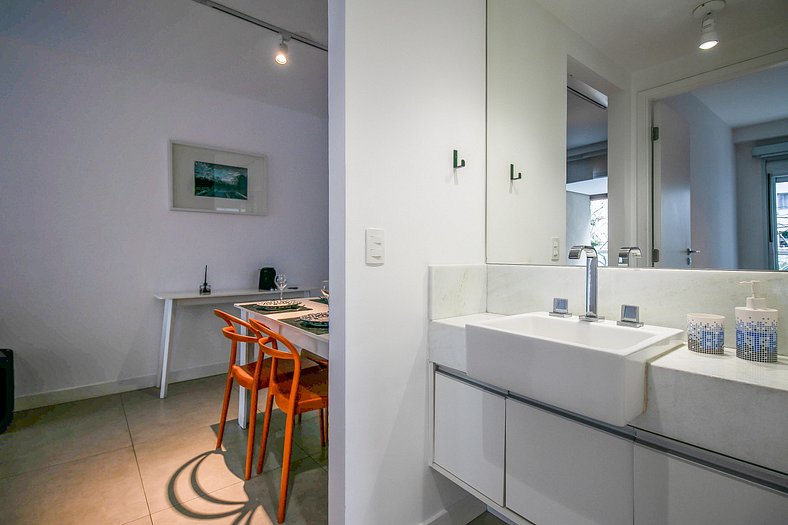 IQ55_Modern, well-located apartment near Av Paulista